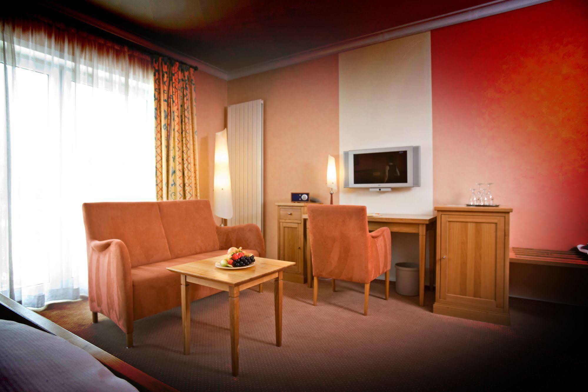Hotel Sonne Rheda-Wiedenbrück Екстериор снимка